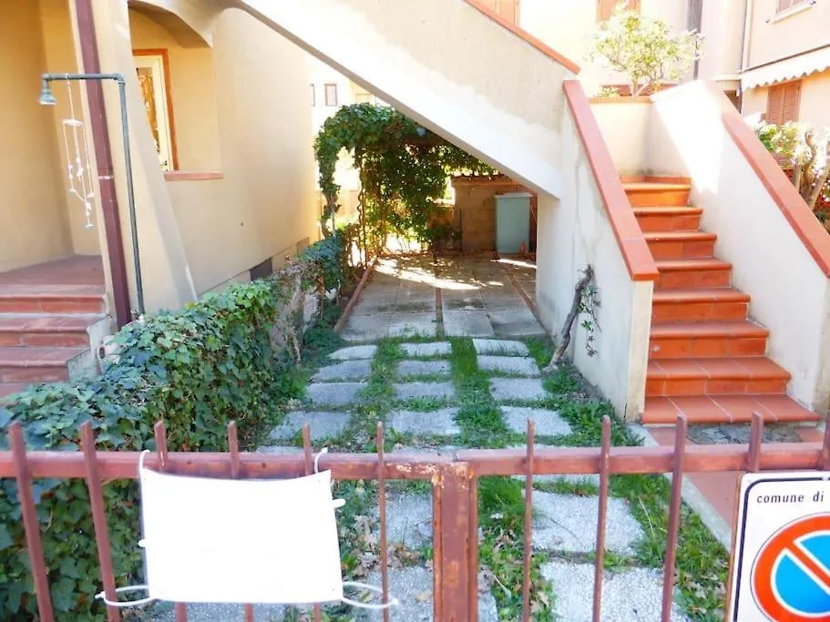 بيت للعطل فيلا La Casa Di Pane فولّونيكا إيطاليا